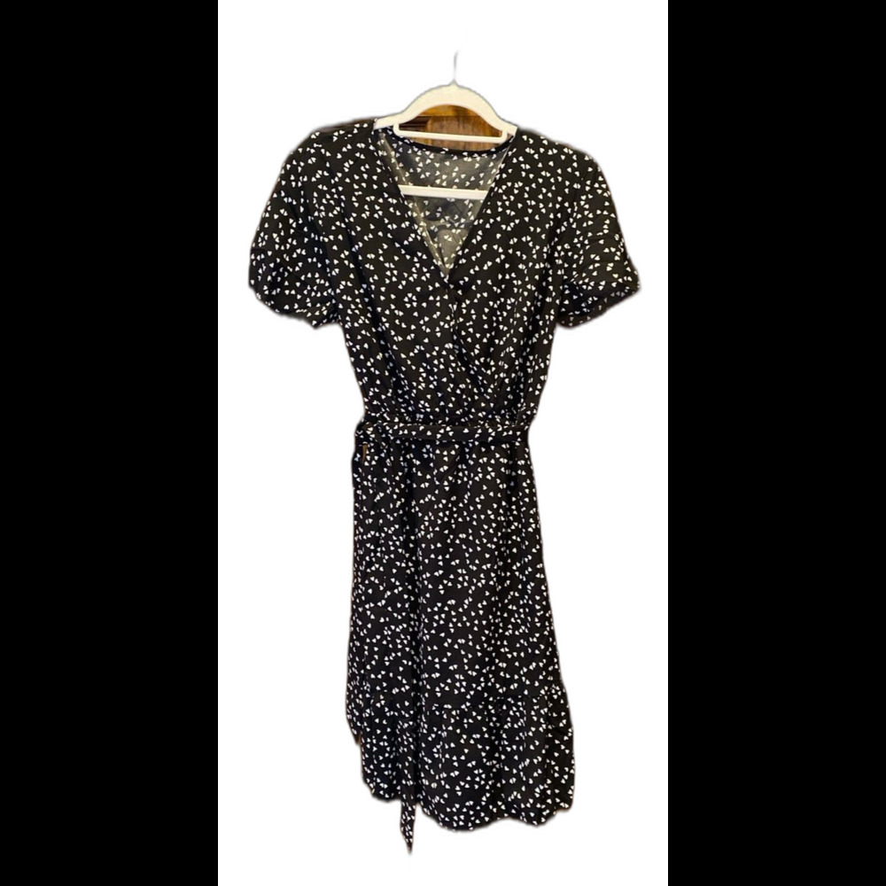 Heart Dress Size XL Elastic Waist Flutter Sleeves Flowy Slimming Faux Wrap Style